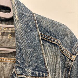 Gap 1969 vintage distressed denim jacket size small